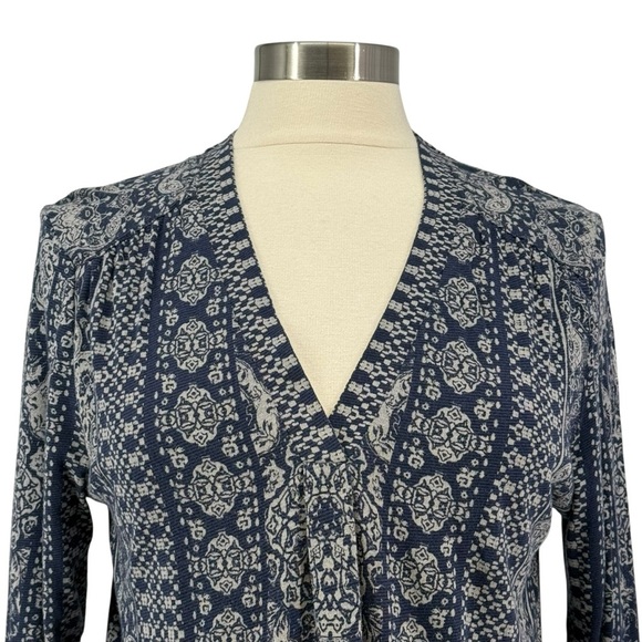 LUCKY BRAND Navy Bandana Print Knit Top L - Picture 3 of 12